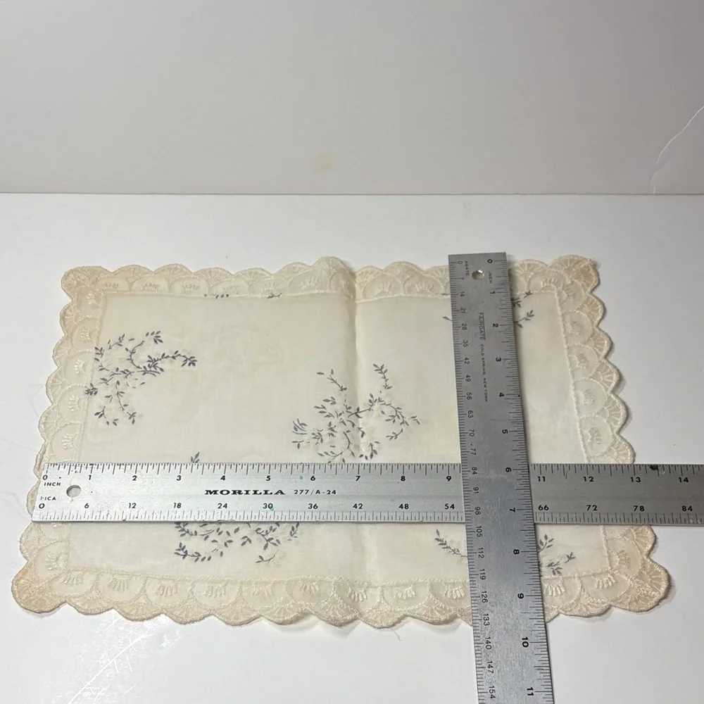 Elegant Cream Floral Lace Doilies